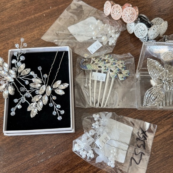 Assorted Hair Accessories Set - Picture 9 of 9